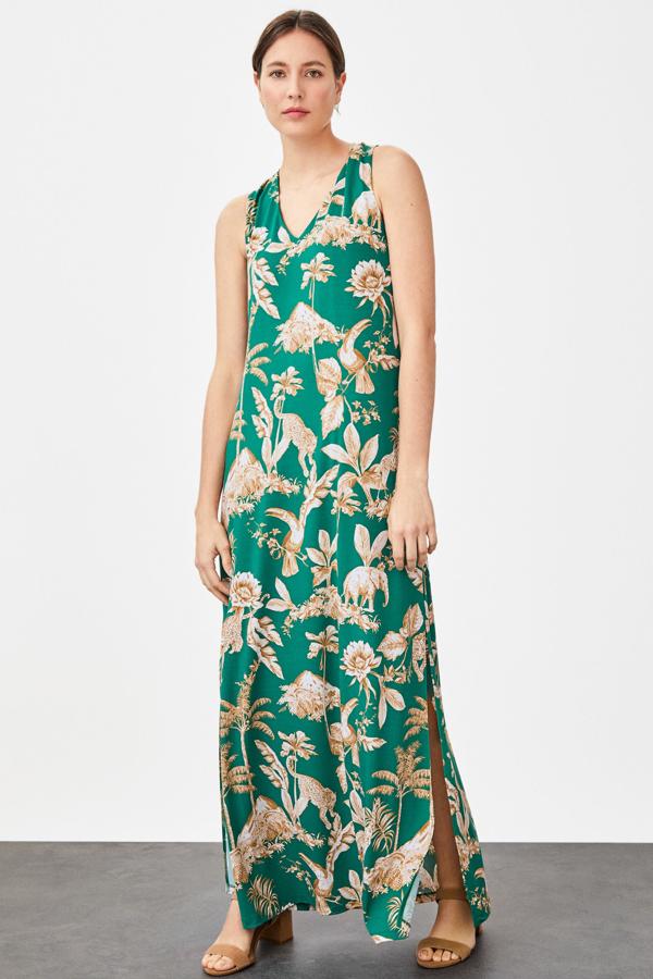 Maxi vestido estampado de Cortefiel (rebajado de 69.99 a 29.99 euros).