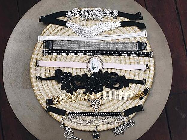 Hay tipos de tiras para todos los gustos, desde más sofisticadas -con camafeos, animales o cadenas- hasta más sencillas para llevar a diario. El precio depende del material y todos los modelos se hacen en dos tallas: la S y la M.