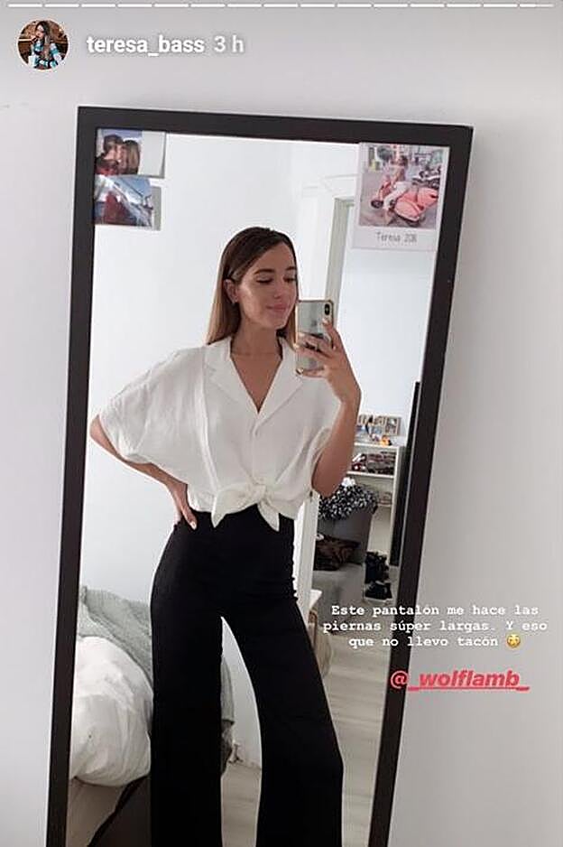 Teresa Bass lució en uno de sus stories recientes estos pantalones acampanados tan ideales de Wolflamb.