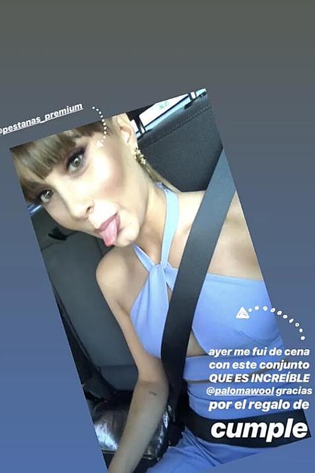 Aitana Ocaña muestra su look firmado por Paloma Wool.