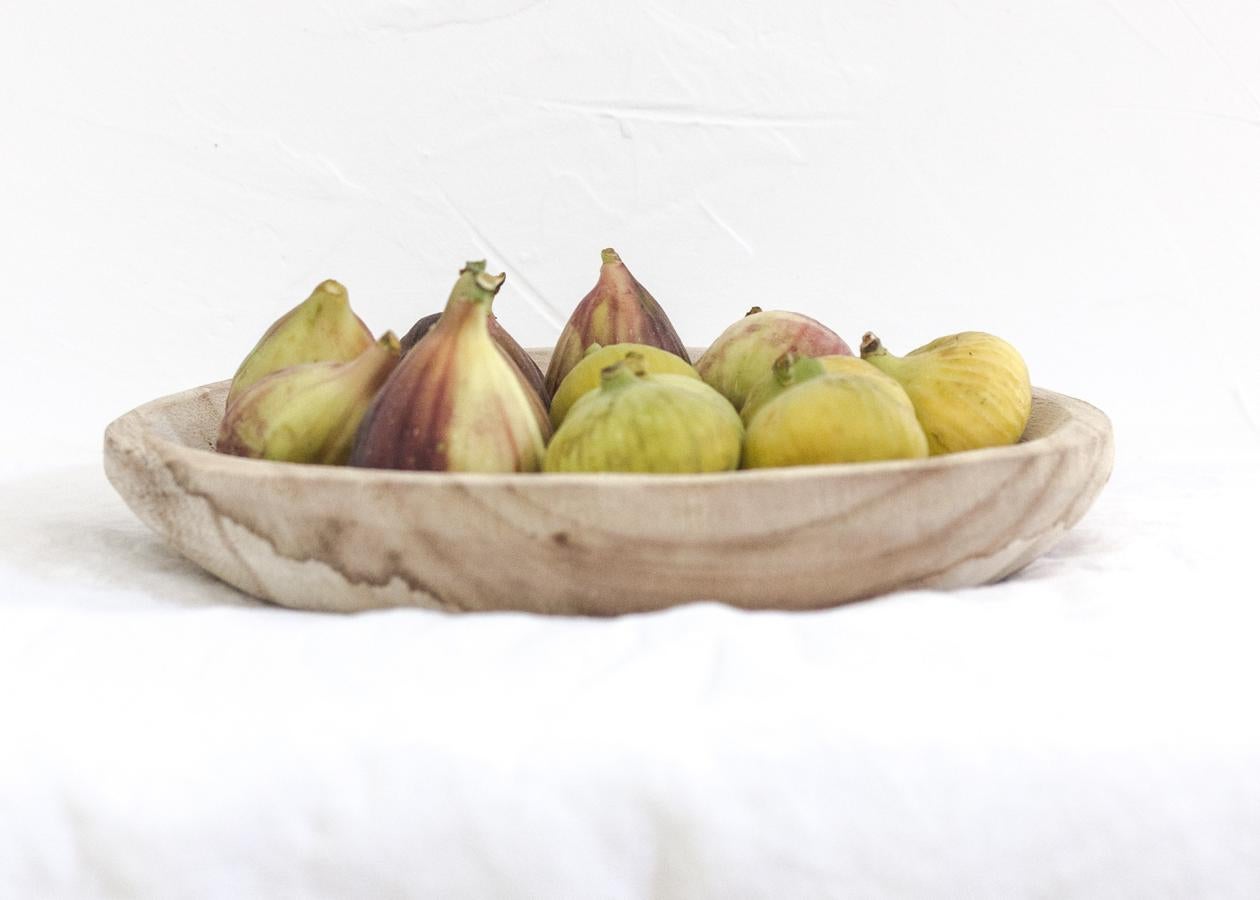 Los higos es la fruta que más azúcar tiene: 16 gramos por cada 100. Aporta una buena cantidad de fibra, antioxidantes, vitaminas y minerales, pero es mejor tomarlo en pequeñas cantidades.