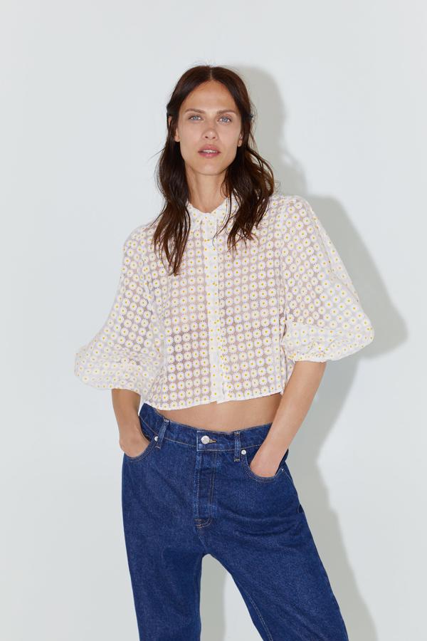 Esta sí que sí. Estaba en el número uno de nuestra lista de deseos desde abril porque nos pareció  la más bonita de la primavera . Y también lo es del verano. ¿Cómo es posile que no esté en la sección de rebajas? Si la vamos a comprar, lo haremos a precio de temporada: 29,95 euros.