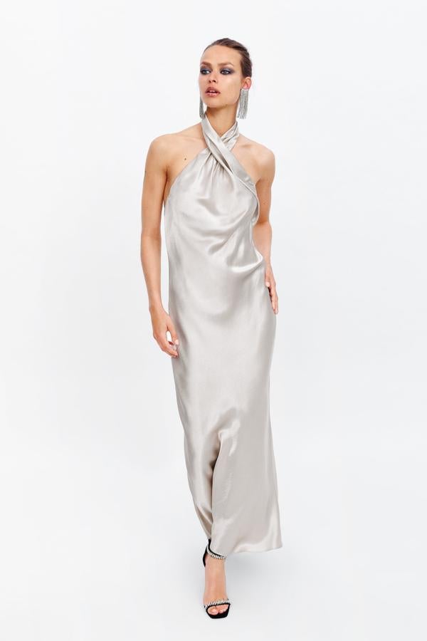 ¿Y os imagináis que en su próxima cita de noche la Duquesa de Cambridge cambiase a Temperley London o a Jenny Packham por Zara? Este vestido de fiesta, rebajado de 59.95 a 29.99 euros sería sensacional.