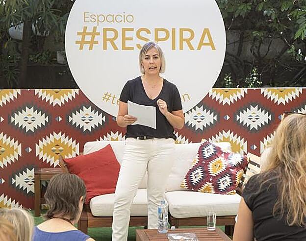 Jana Fernández durante su charla de 'slow living'.