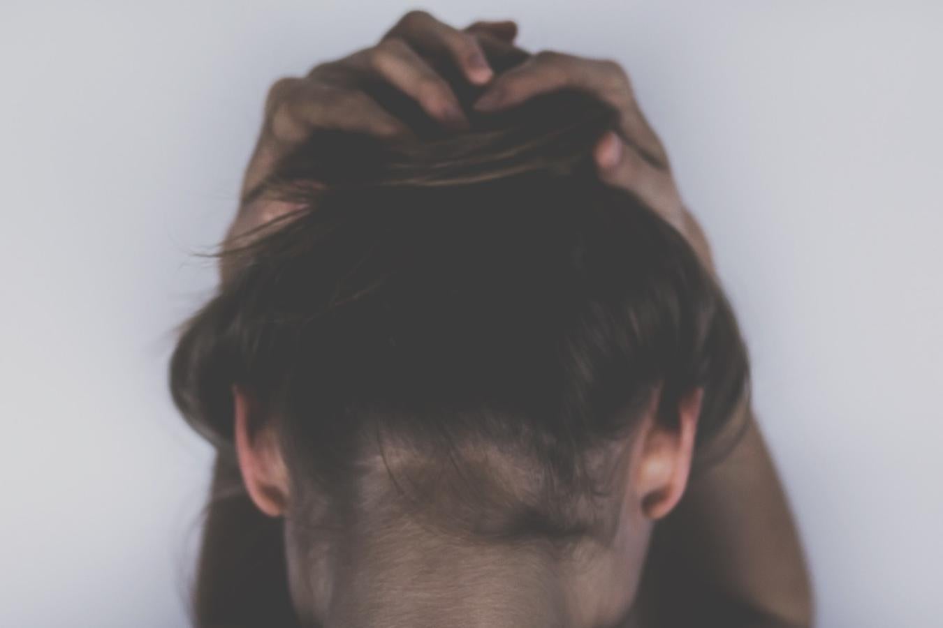 Seguro que lo desconcías, pero una de las causas de las migrañas y los dolores de cabeza es la deshidratación.