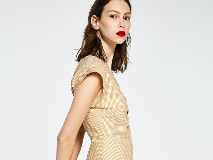 Fotos: 10 vestidos rebajados de Sfera en los que merece la pena invertir