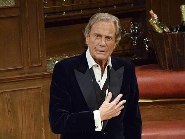 Los famosos han inundado las redes de mensajes de despedida a Arturo Fernández.