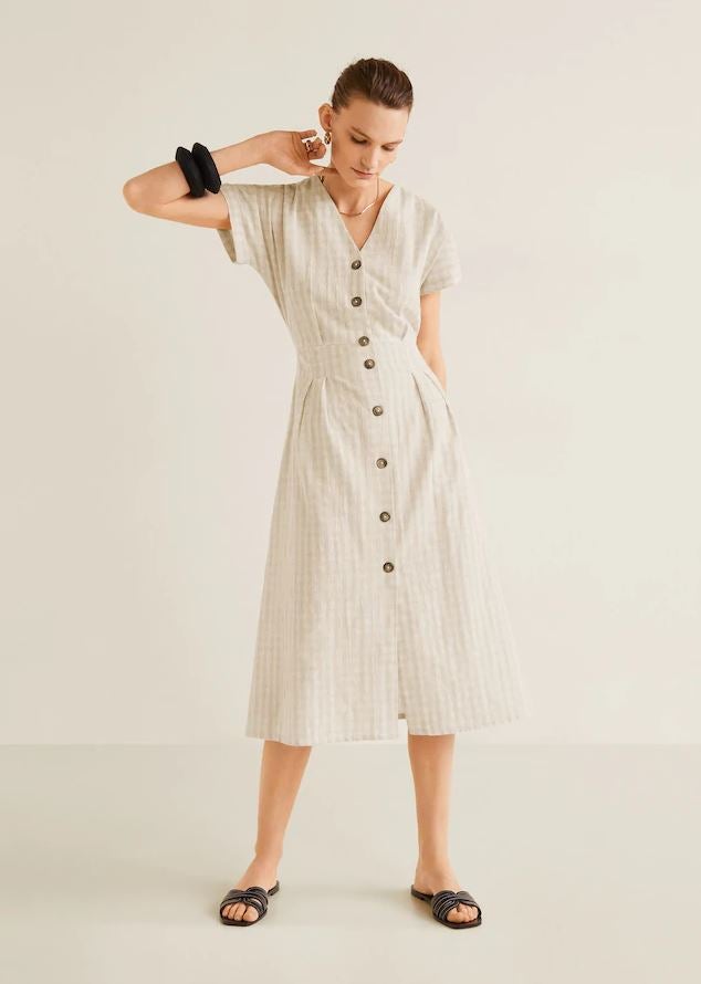 Este  vestido de las rebajas de Mango  se lo hemos propuesto incluso a las 'royals': pasa de 39.99 a 19.99 euros.