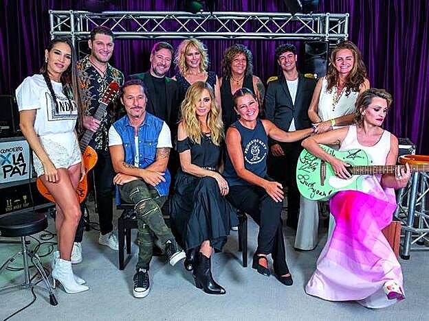 Algunos de los participantes del 'Concierto por la paz'.