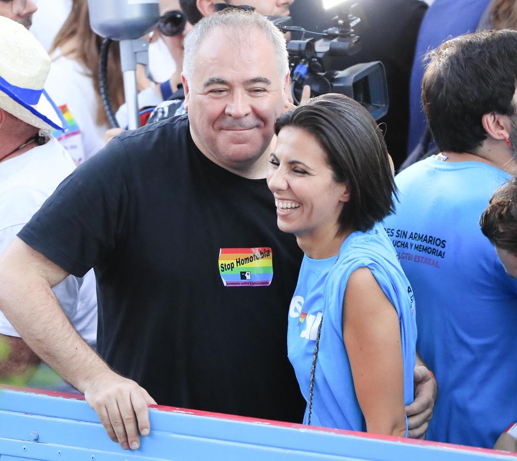 El presentador del programa 'Al rojo vivo' (La Sexta) acudió a la fiesta junto a su mujer, Ana Pastor, cara visible de 'El objetivo'.