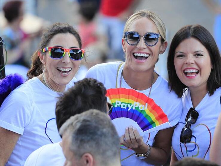 Fotos: Todos los famosos que participaron en el desfile del Orgullo Gay