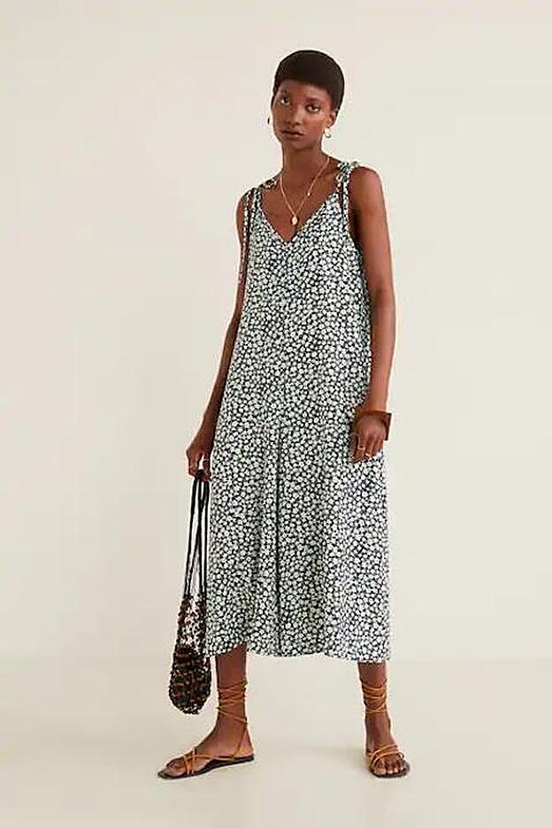 Mono con estampado floral, 29,99 euros.