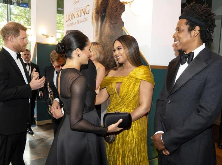 Fotos: Meghan Markle vuelve a la alfombra roja: así fue su duelo de estilo con Beyoncé