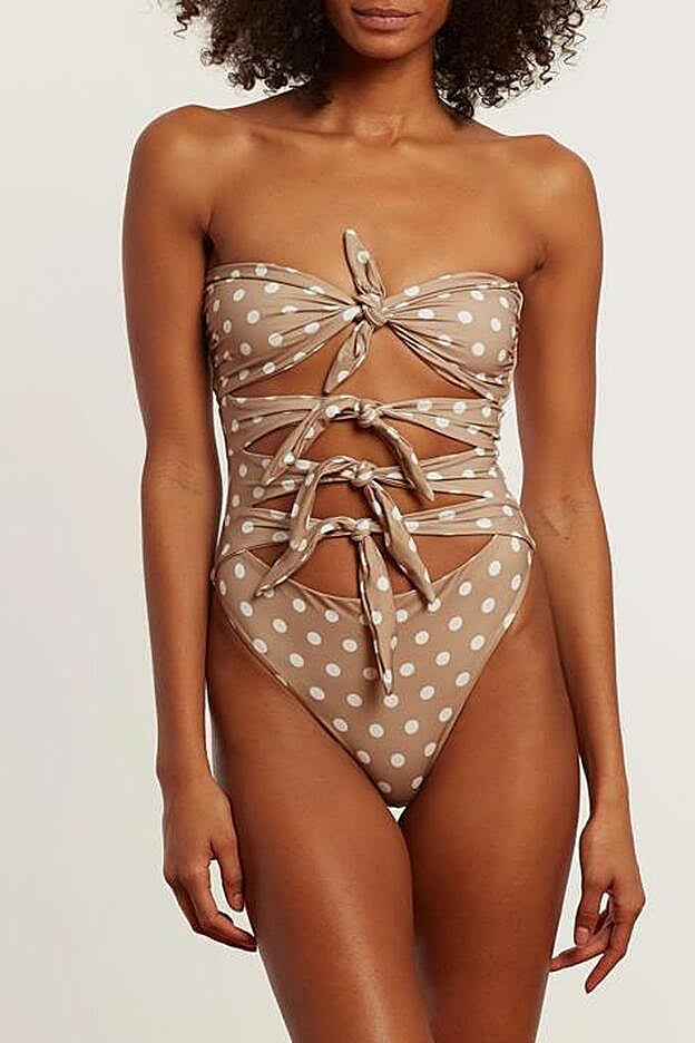 Bañador Cardiff con nudos delanteros, unos 143 euros.