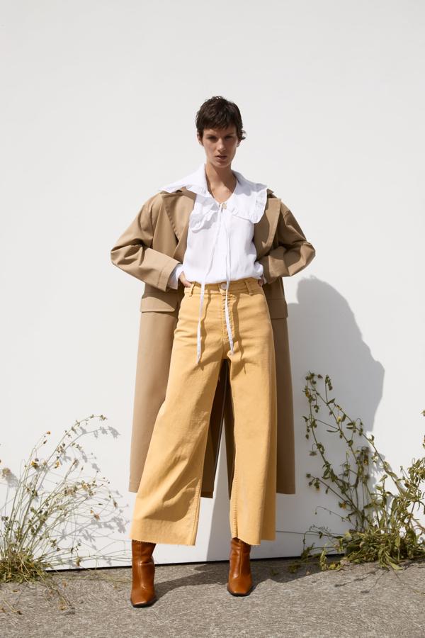 Estos vaqueros culotte amarillos de la nueva colección de Zara (19.95 euros) son  los favoritos de Sara Carbonero