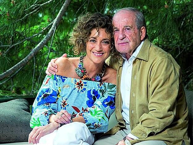 Ana Garcia Lozano junto a José María García.