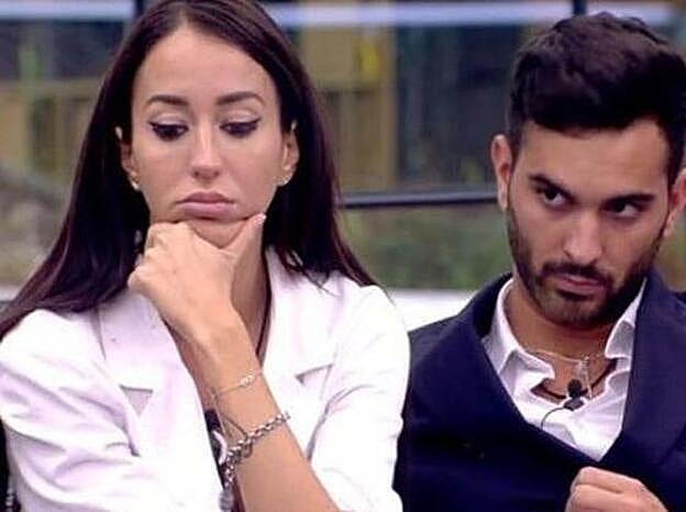 Galería. Suso y Aurah Ruiz. Mira qué otros famosos han roto estrepitósamente haciendo clic en la imagen.