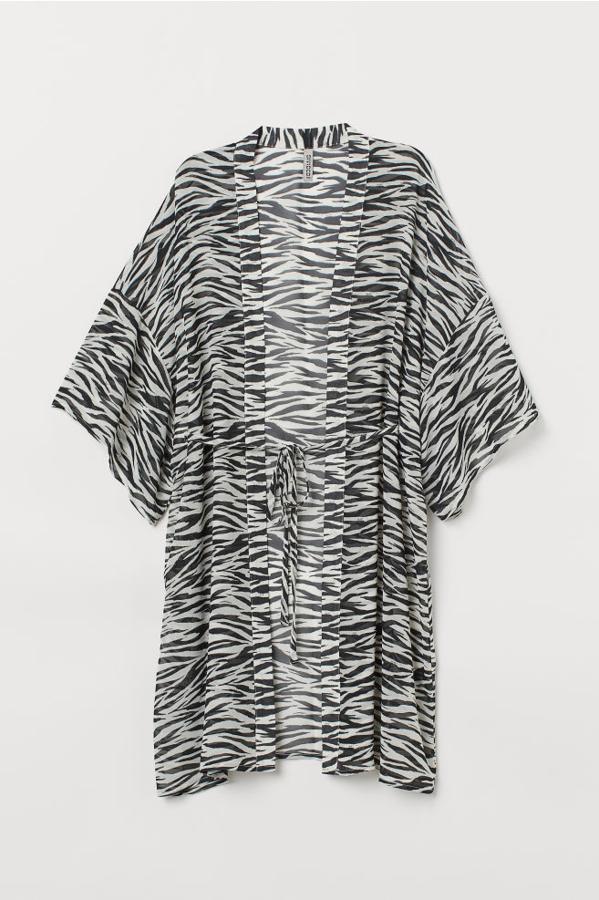 El estampado animal sigue siendo tendencia, así que puedes atreverte con este de tigre que cuesta 29,99 euros.