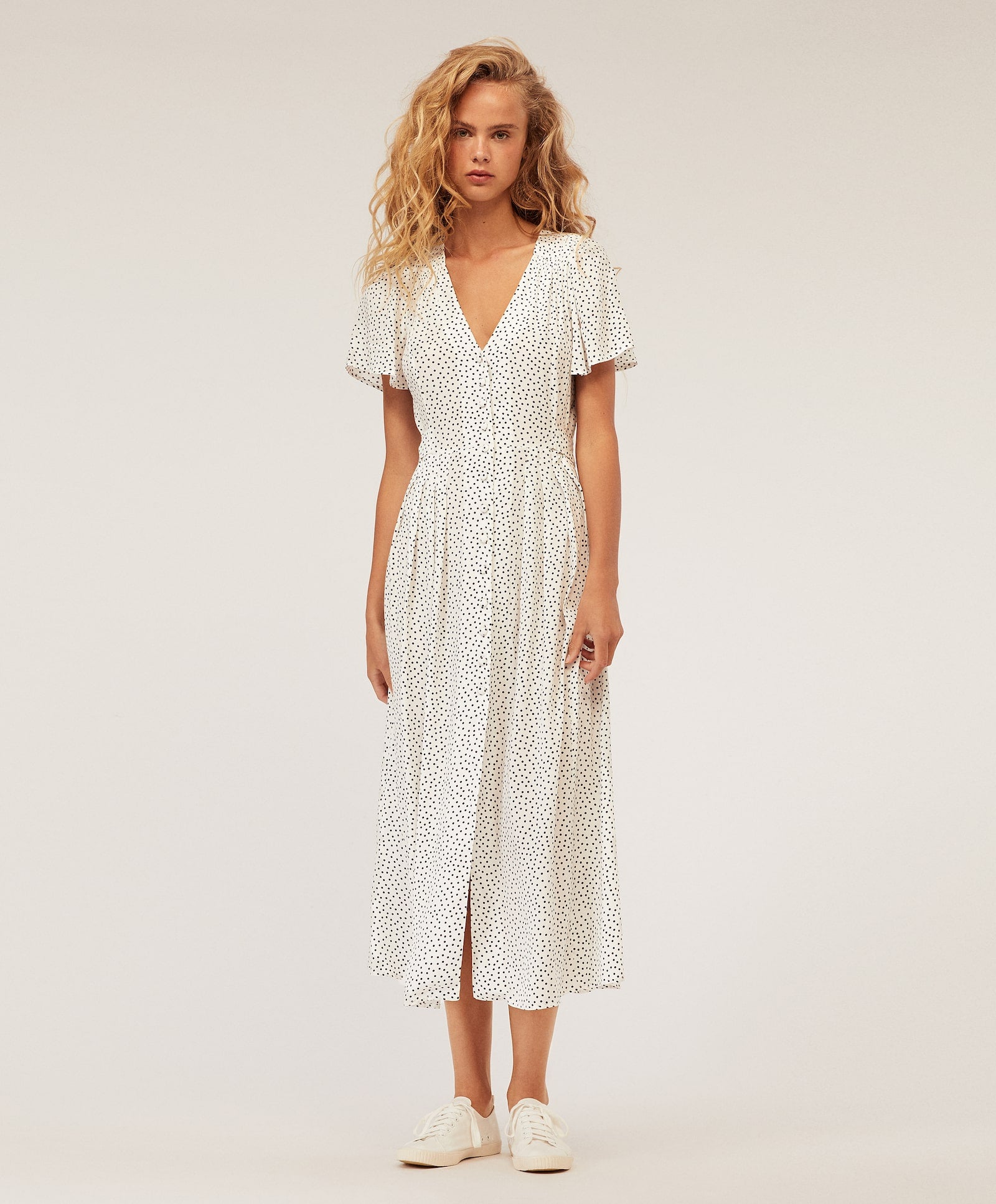 Uno de los best seller del verano: el estampado de lunares. (35,99 euros).