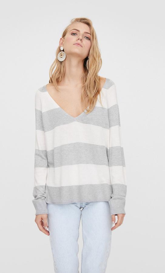 Jersey de cuello en pico con manga ranglan, 12,99 euros.