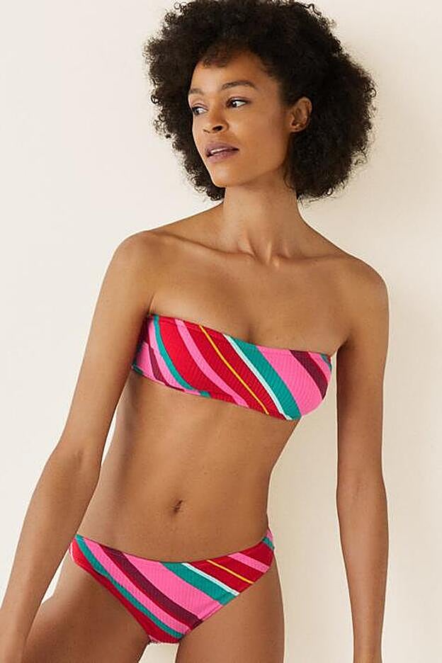 Blanca Suárez se ha hecho con el bikini de Women'Secret que mejor sienta en el pecho.