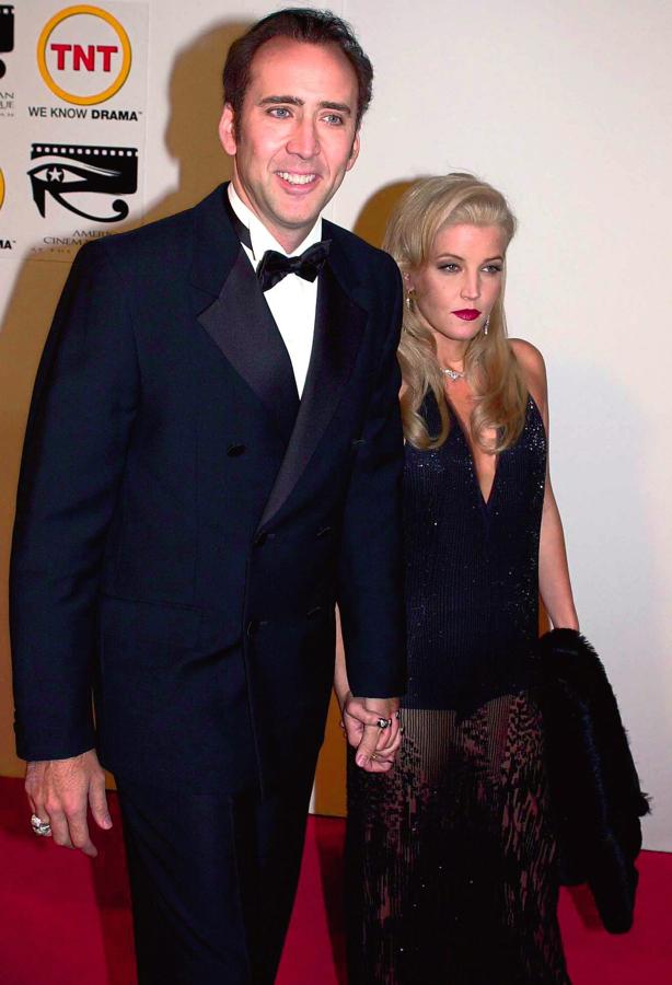 Nicolas Cage y Lisa Marie, la hija de Elvis Presley,se casaron en Hawái en 2002. Sin embargo, tres meses después el actor pidió el divorcio, decisión de la que años más tarde se arrepintió.
