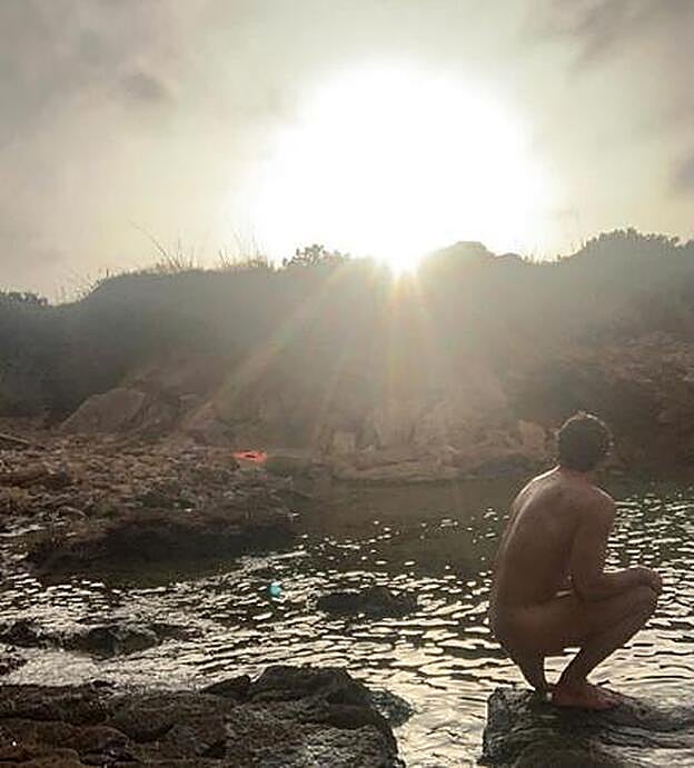 Paco León ha posa con su desnudo más integral