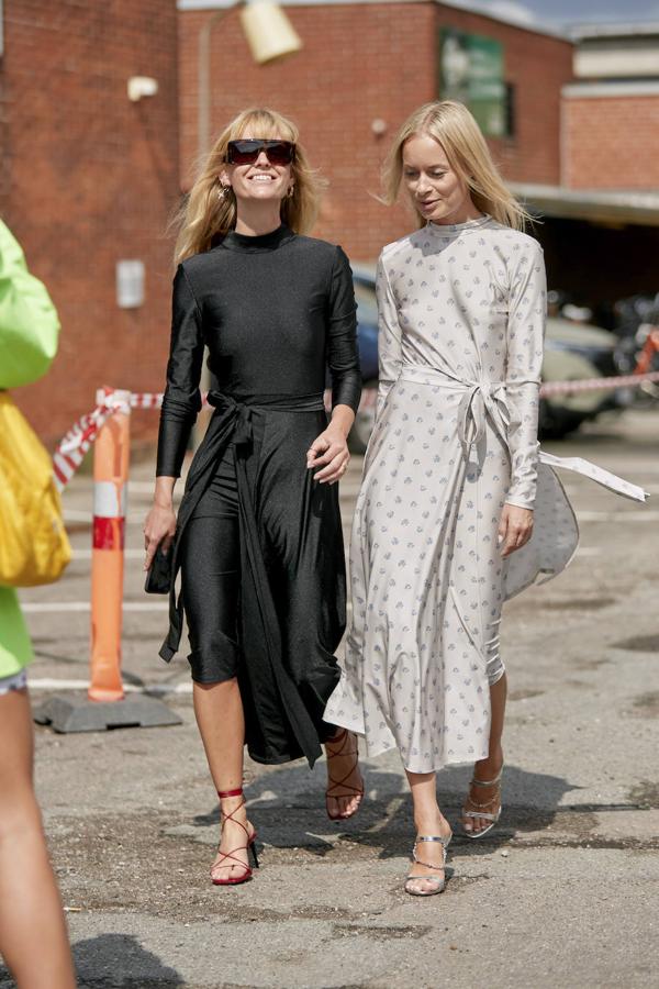 Sencillos y con lazada, los vestidos del otoño no te van a complicar la vida y quedan ideales. Haz caso a las nórdicas que saben encontrar el término medio entre minimalismo y romanticismo.