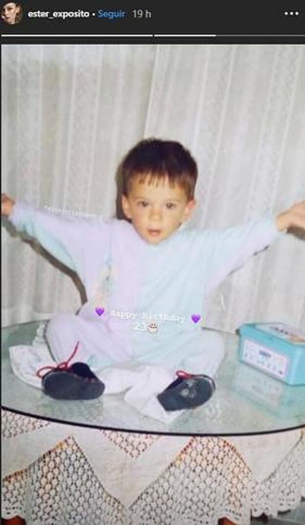 Así ha felicitado Ester Exposito a Álvaro Rico