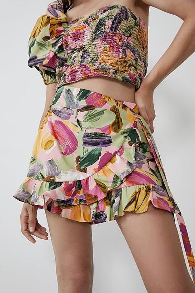 Minifalda pareo de Zara (22,95 euros).