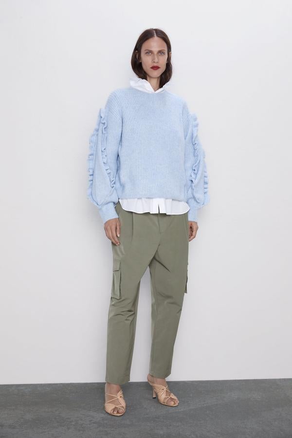 Tienen un aire militar, pero en versión lujo. Así nos gustan más para nuestros looks arreglados pero informales del día a día. Son de Zara (29,95 euros).