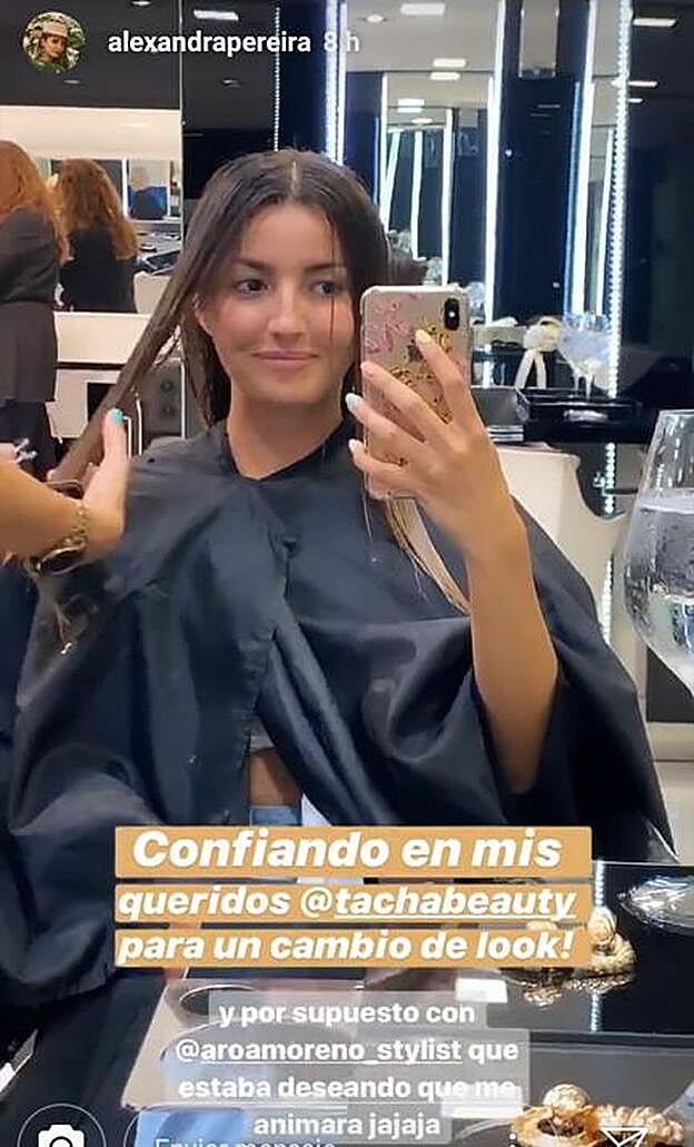 Así adelantaba ayer Alexandra Pereira a sus seguidores, que se atrevería con un cambio de look en el pelo.