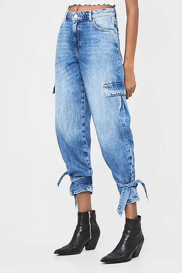 Jeans Balloon Fit cargo de la nueva colección de Bershka.