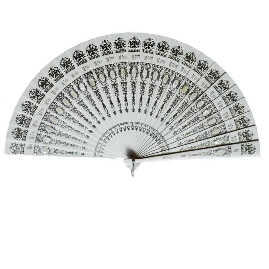 Un abanico que aporte ese toque tan nuestro y tan vintage como este de Kausi (88 euros).