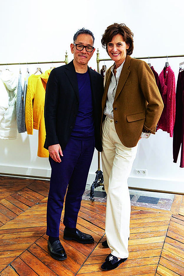Inès de la Fressange trabaja mano a mano en sus colecciones con Naoki Takizawa, director de diseño de proyectos especiales de Uniqlo.