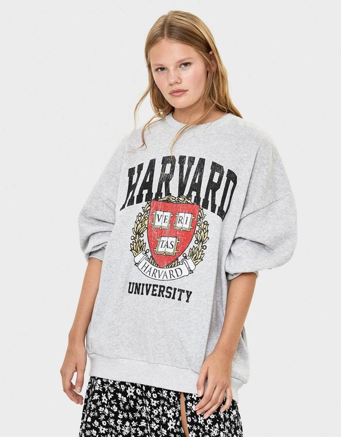 Sudadera con logo de Harvard, 25,99 euros.