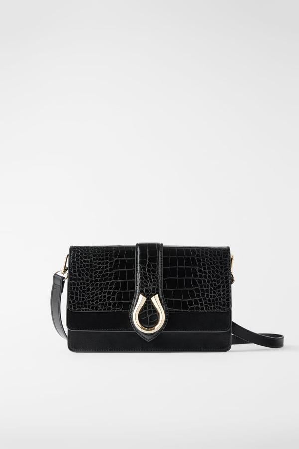 Del tamaño perfecto, sirve para cualquier estilismo. De Zara, (29,95 euros).