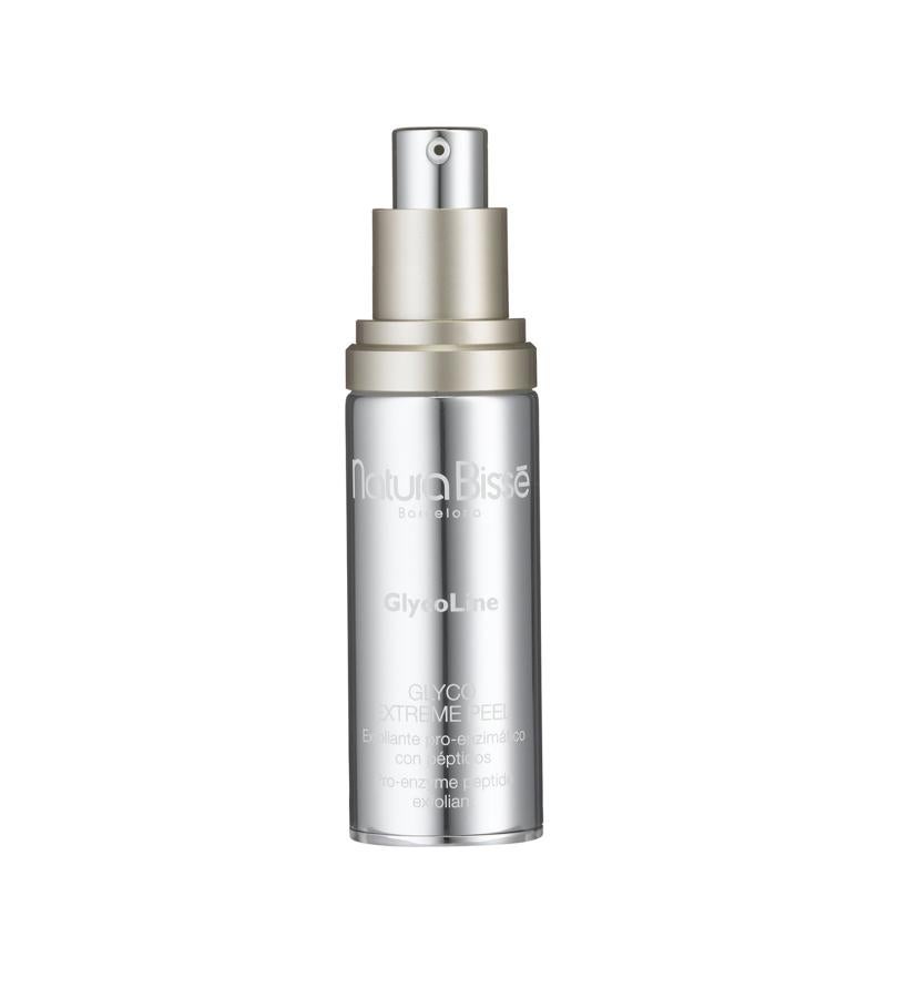 Exfoliante proenzimático con péptidos un sistema triple de exfoliación enzimática, capaz de disolver las células muertas y las impurezas actuando en las capas más profundas de la piel. Es un cosmético esencial para mejorar los resultados de otros tratamientos cosméticos y es recomendable para pieles maduras y castigadas, reduciendo visiblemente la apariencia de las arrugas. (167,90 €).