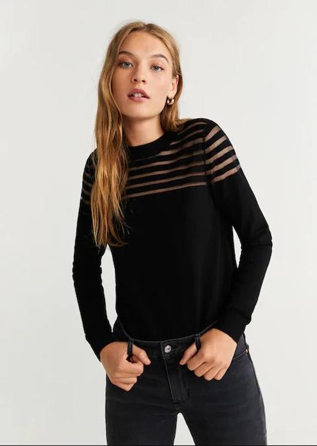 Con detalle de rayas transparentes, de Mango (25,99 euros).