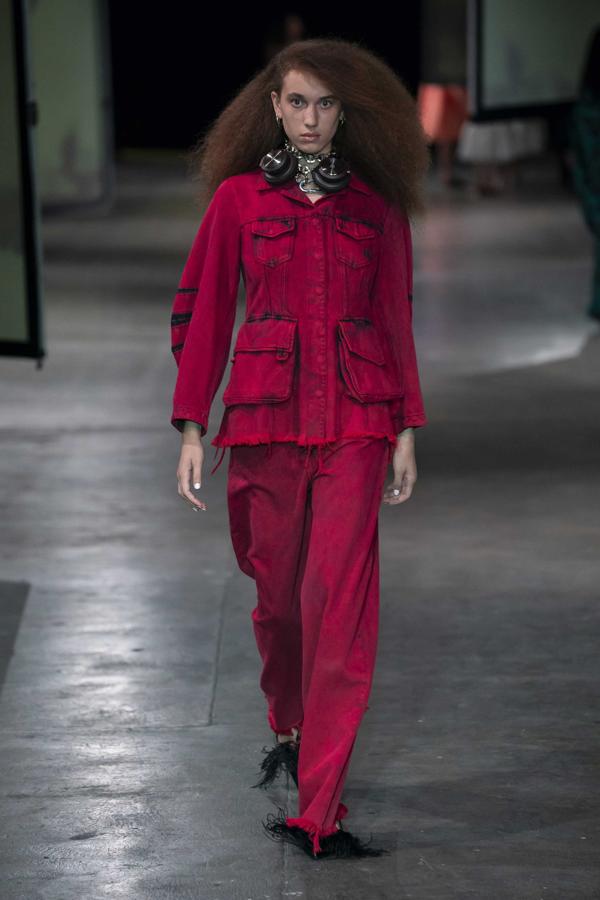 Desfile P/V 2020 de Marques'Almeida.