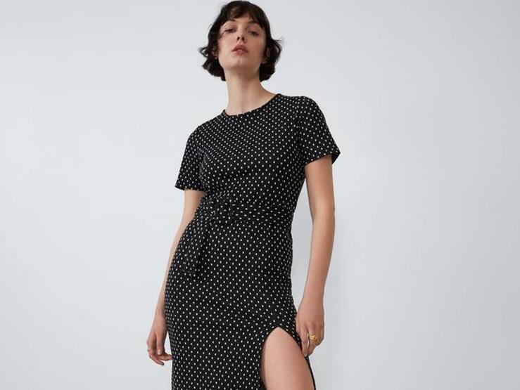 Fotos: 15 vestidos con cinturón de Zara que sientan mejor que cualquier otra prenda y hacen tipazo