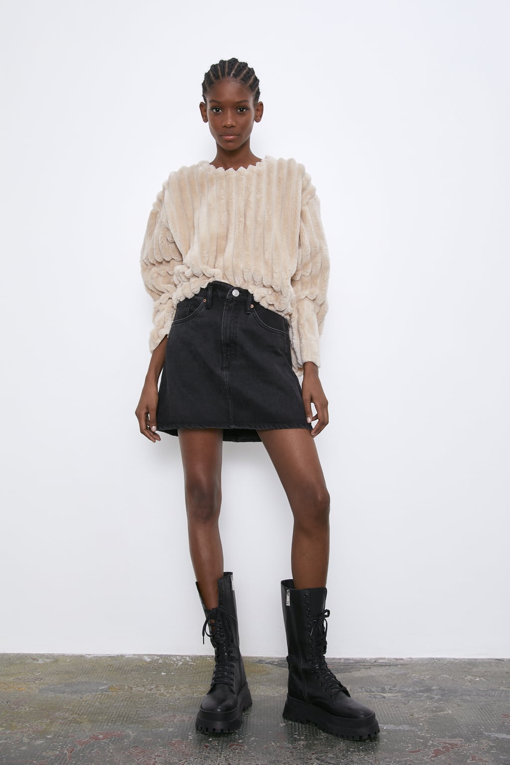 Las sudaderas peluche serán tendencia esta temporada. No las pierdas de vista. (17,95 euros).