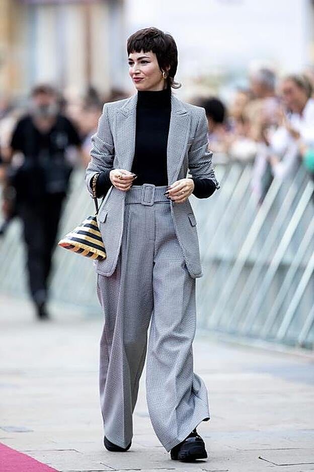 Este es el look que Úrsula Coberó escogió para asistir al Festival de San Sebastián.