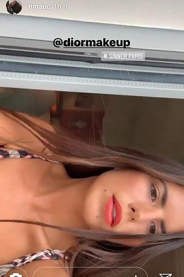 La influencer lució este color de labial en sus stories de Instagram.