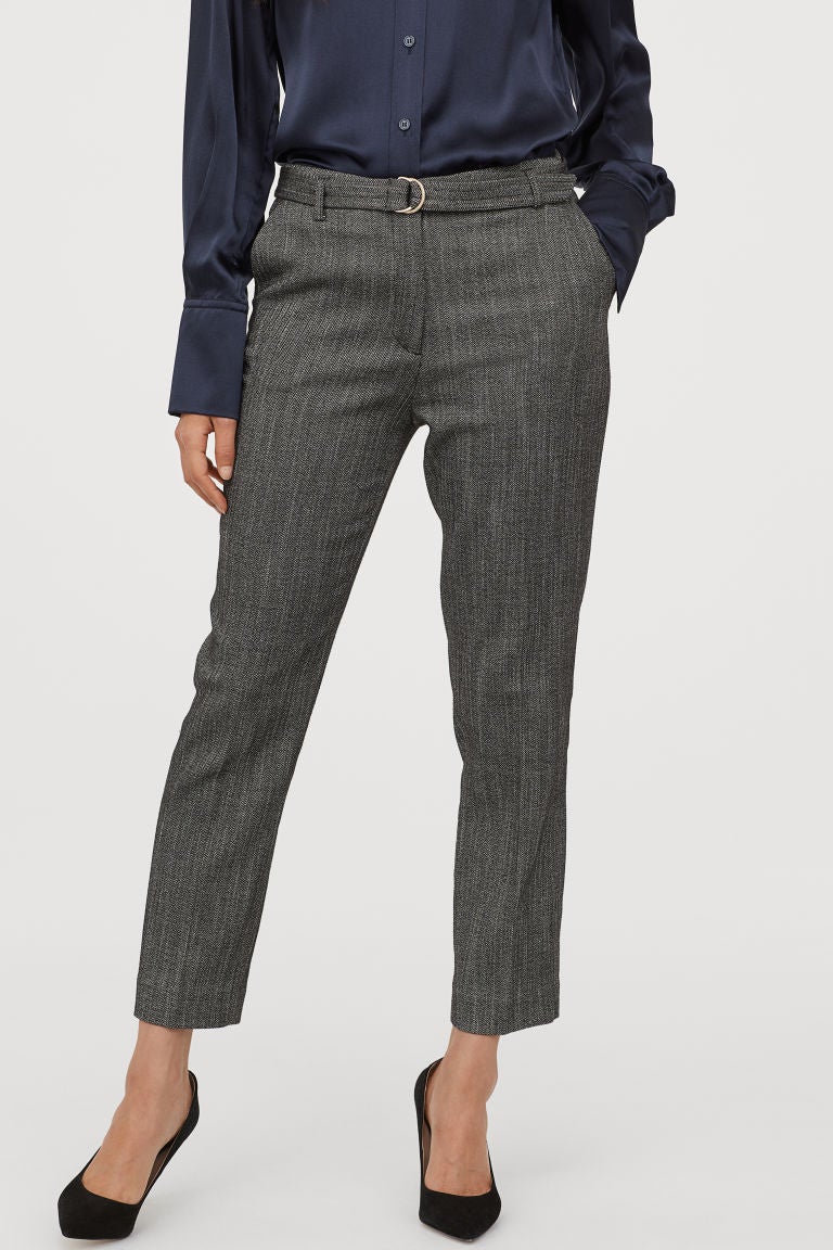 Pantalón tobillero con estampado de espiga. De H&M. (34,99 euros).