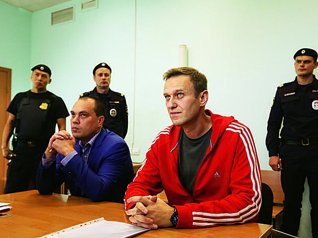 Alexéi Navalny, el bloguero y líder opositor –en cuyo canal de Youtube publica Sobol sus vídeorreportajes denunciando la corrupción–, durante una audiencia ante el juez el pasado 22 de agosto.
