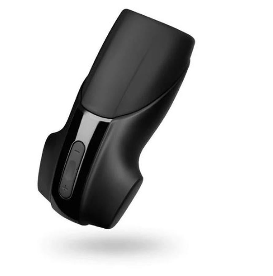 Ya hemos oído hablar del Satisfyer femenino, uno de los juguetes sexuales más alabados en los últimos tiempos. Pero el placer de este aparatito no es excluvivamente femenino. ¿Qué hace su verión masculina? Este aparato estimula el grlande del pene debido a su vibración y su estrechez. Ideal para utilizar solo en pareja. De Platanomelón, (32,49 euros).