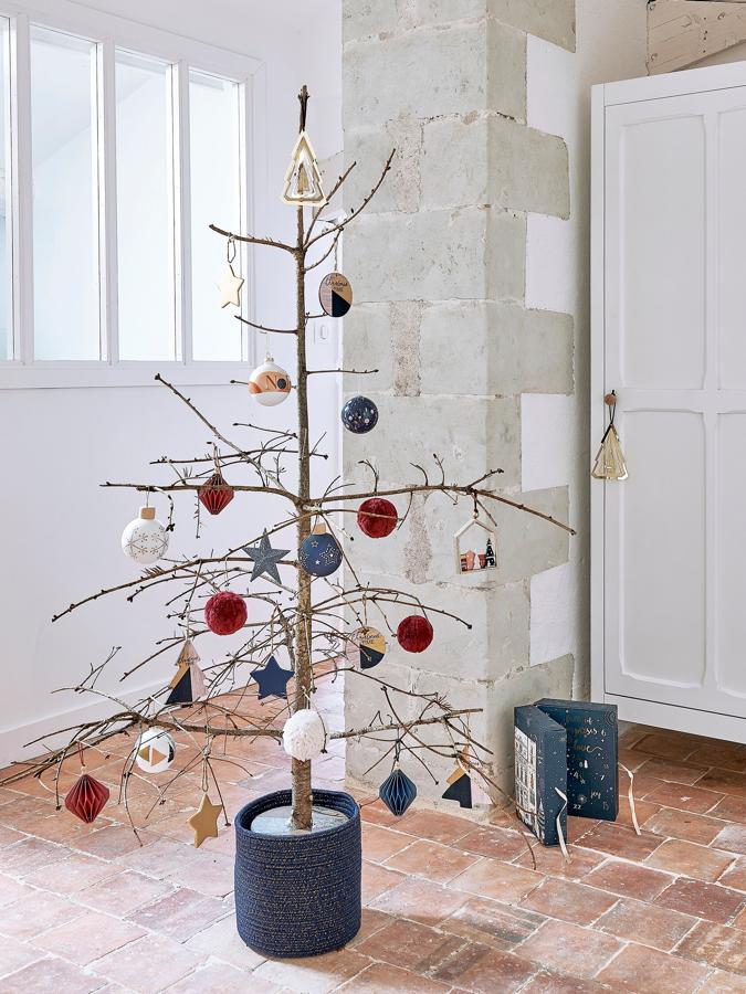 Otra propuesta súper original, minimalista y con mucho estilo de Maisons du Monde para adornar este año nuestro árbol de Navidad.