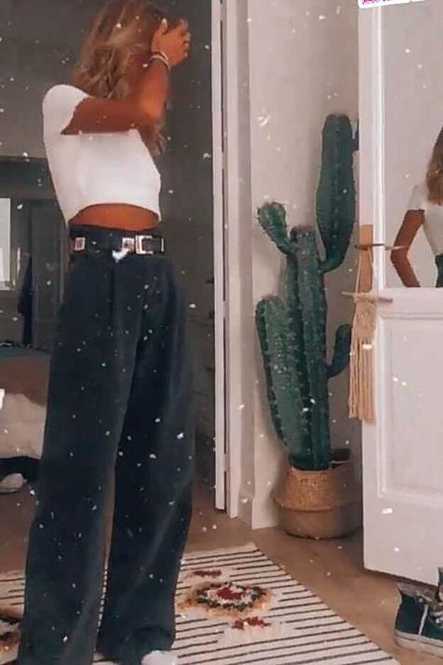 Paula Argüelles con los jeans de Zara.