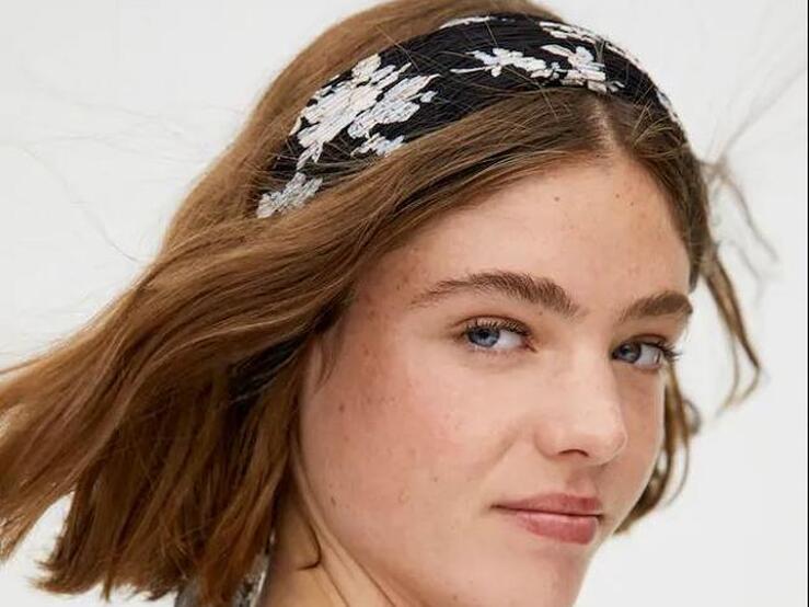 Fotos: Accesorios low cost que convierten looks básicos en unos que marcan la diferencia